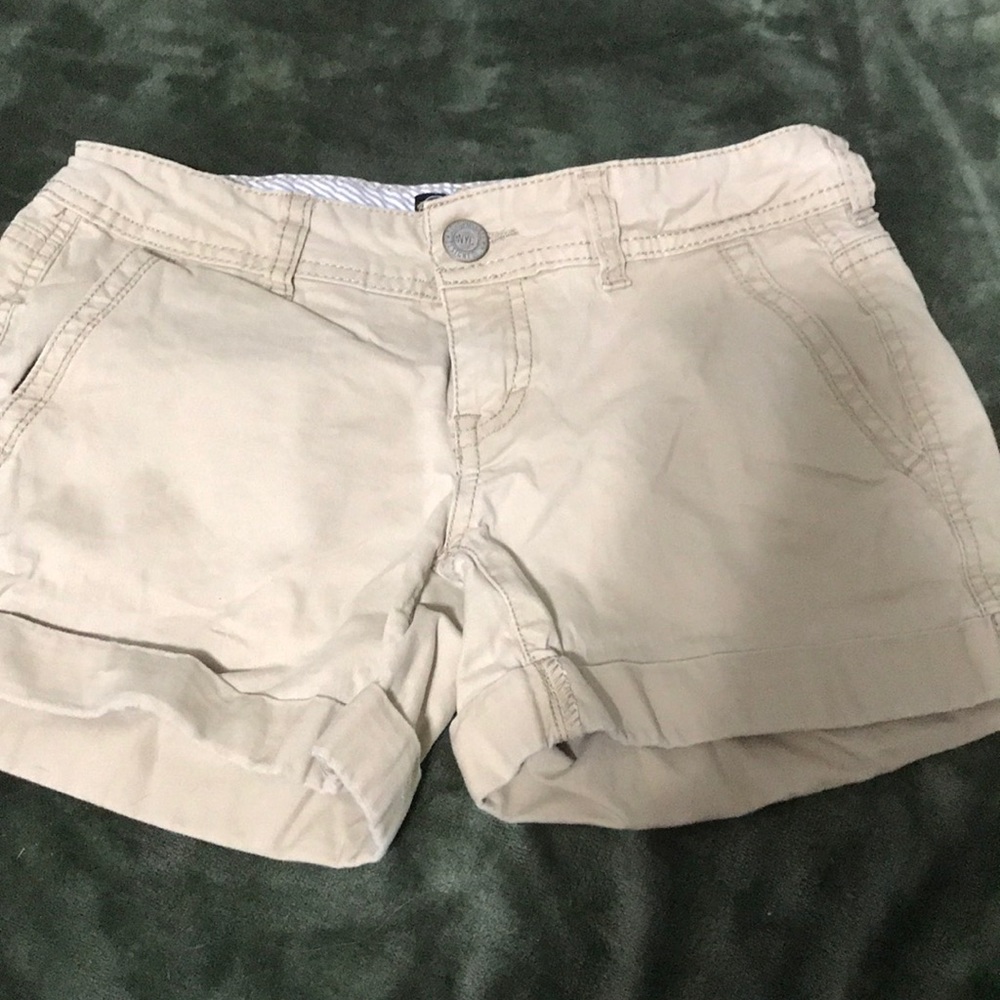 Aeropostale kaki midi shorts